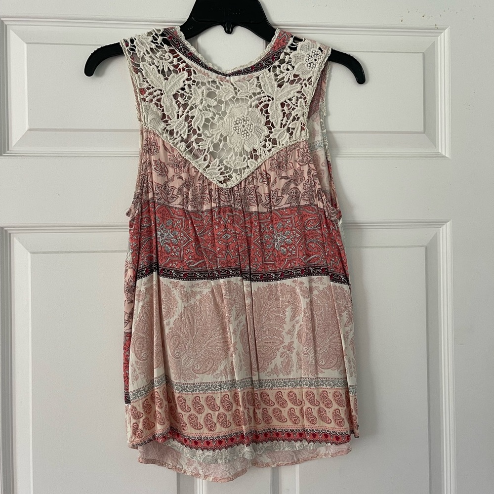 Flowy Tank
